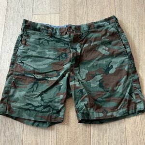 Men’s green camouflage print shorts by Jcrew